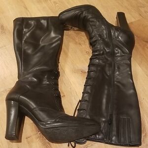 Sleek Black Heeled Boots for Women